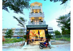 Biệt thự mặt tiền đường nội khu 8m lô nhì đường Huỳnh Tấn Phát, Phú Xuân, Nhà Bè